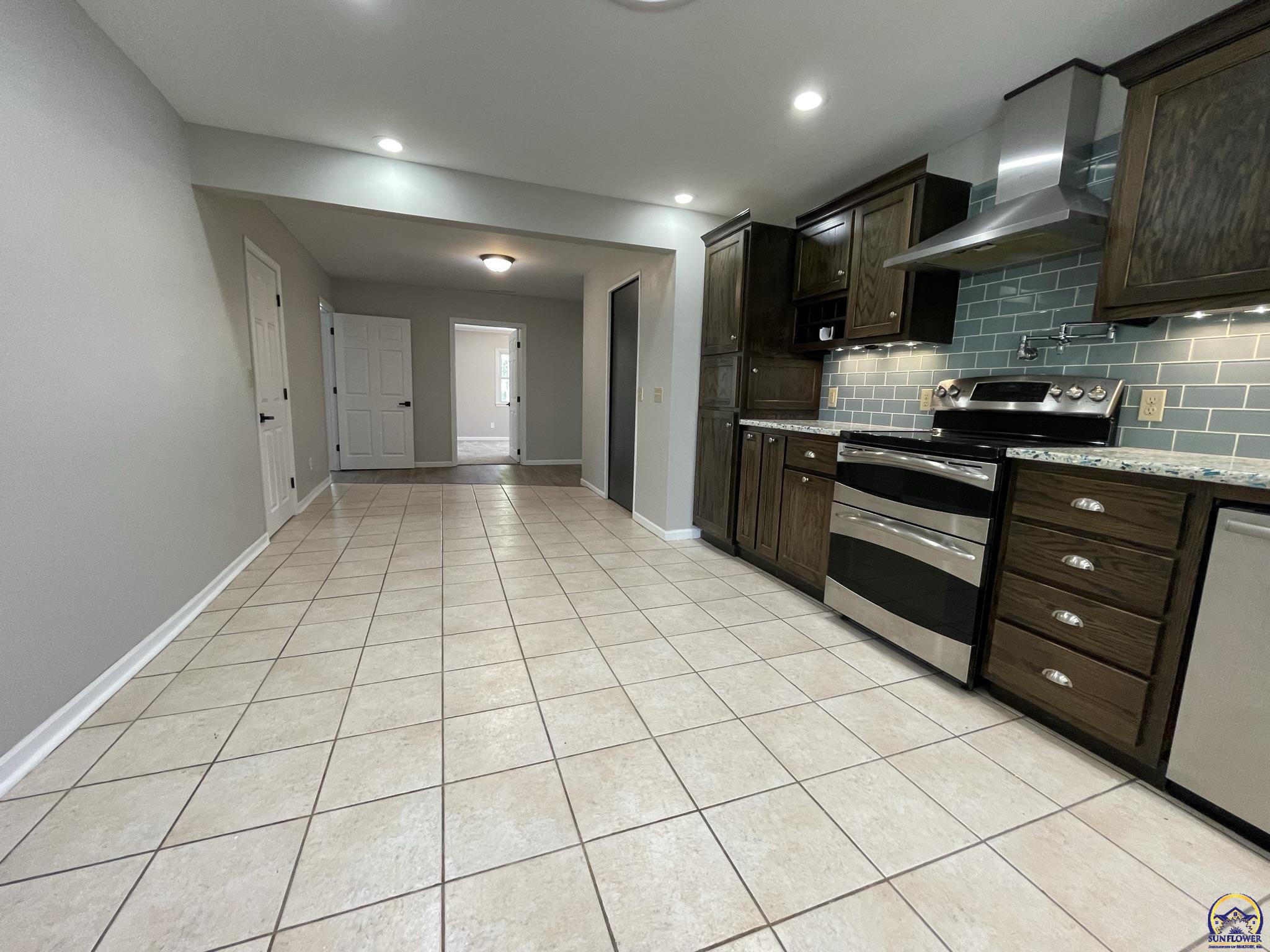 209 West 5th Street Lebo, KS 66856 - Photo 5 of 21