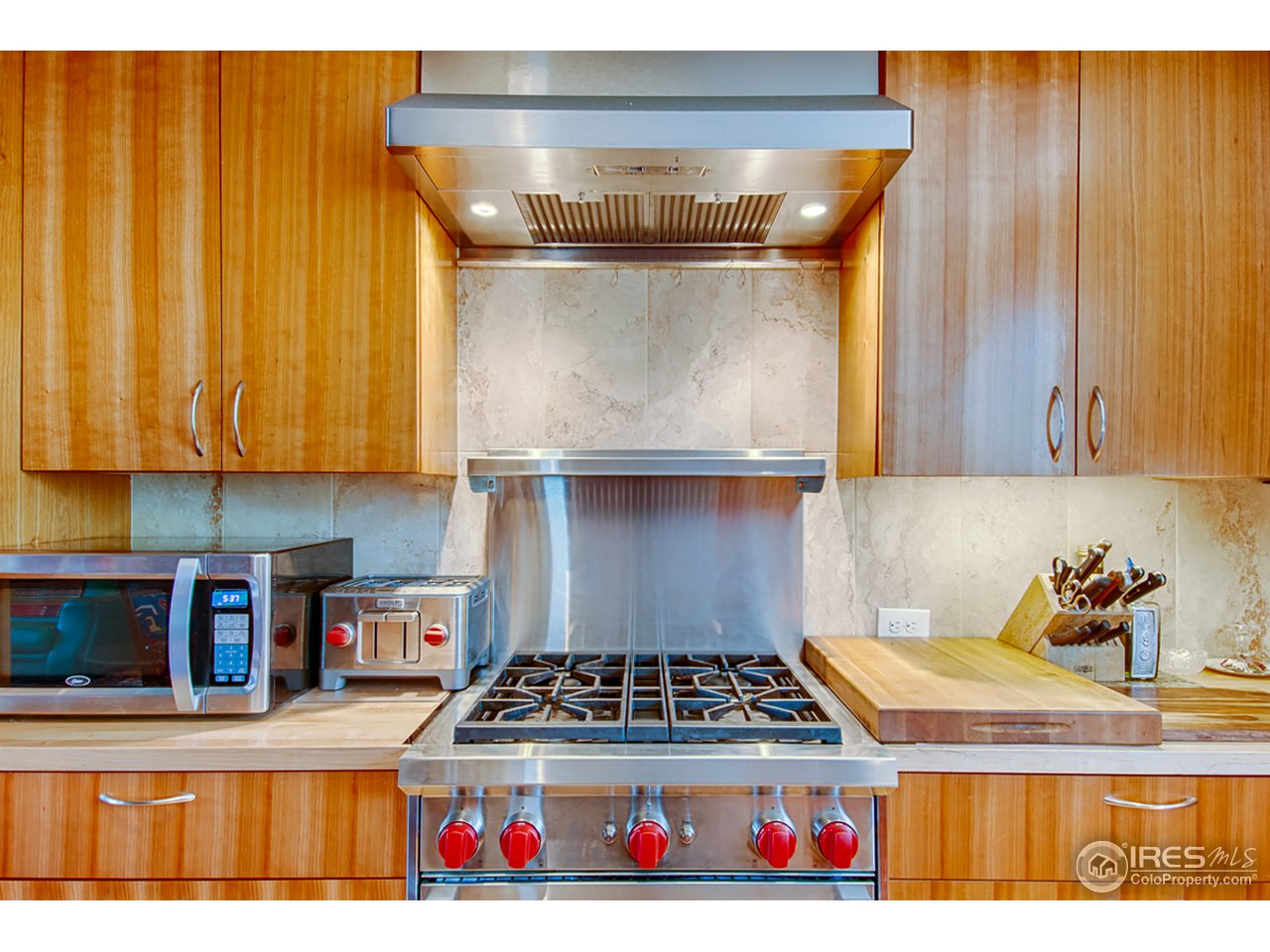 1933 Pearl Street Boulder, CO 80302 - Photo 6 of 34 Wolf Stove