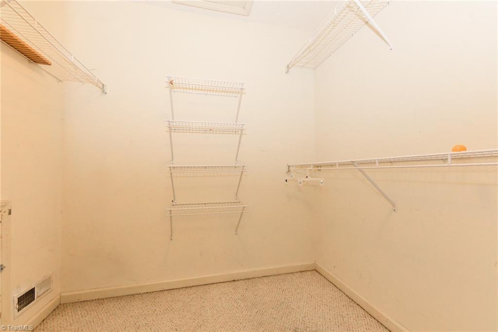 2270 Darwick Road Winston-Salem, NC 27127 - Photo 21 of 27 2nd Bedroom Closet