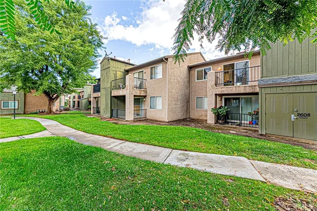 $354,999 | 2608 Avenida Del Vista, Corona, CA 92882