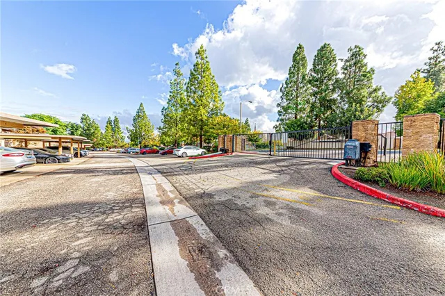 $354,999 | 2608 Avenida Del Vista, Corona, CA 92882