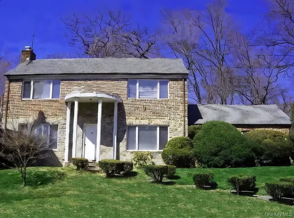 $8,000 | 1 The Beachway, Manhasset, NY 11030