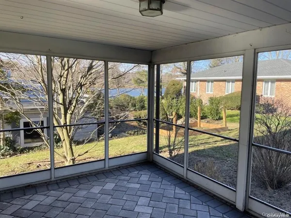 $8,000 | 1 The Beachway, Manhasset, NY 11030