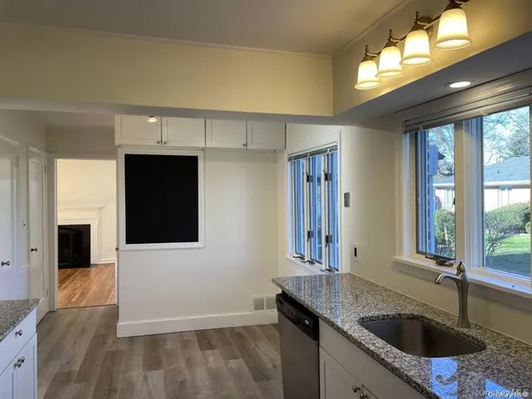 $8,000 | 1 The Beachway, Manhasset, NY 11030