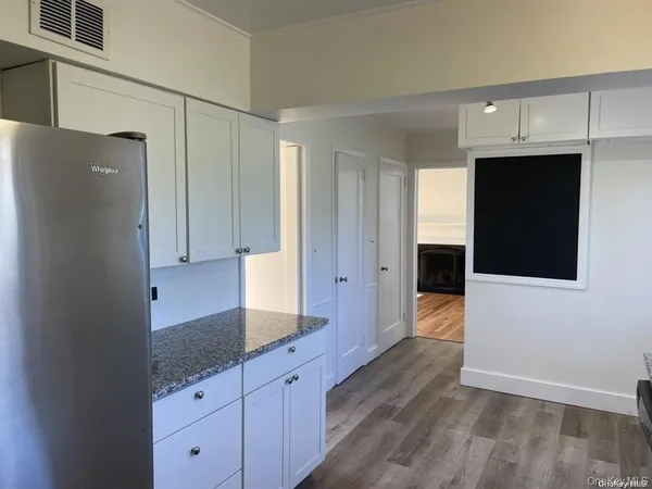 $8,000 | 1 The Beachway, Manhasset, NY 11030