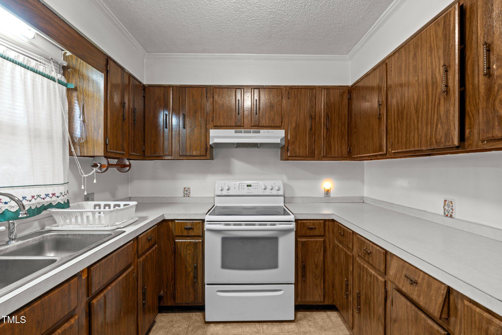 38 Hilltop Road Sanford, NC 27330 - Photo 8 of 37 13-web-or-mls-DSC07477