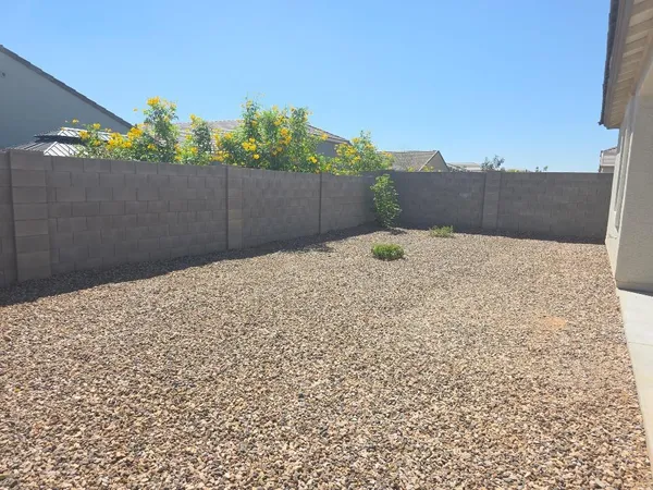 $1,895 | 18589 West Smoketree Drive, Wittmann, AZ 85361