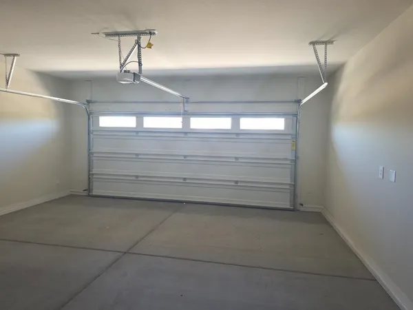 $1,895 | 18589 West Smoketree Drive, Wittmann, AZ 85361