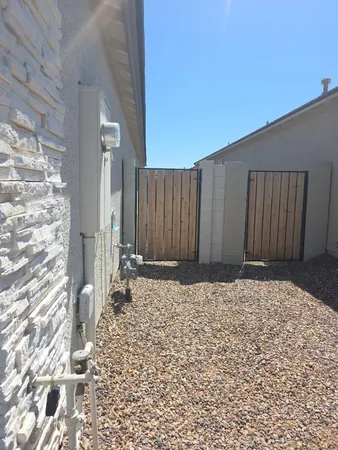 $1,895 | 18589 West Smoketree Drive, Wittmann, AZ 85361