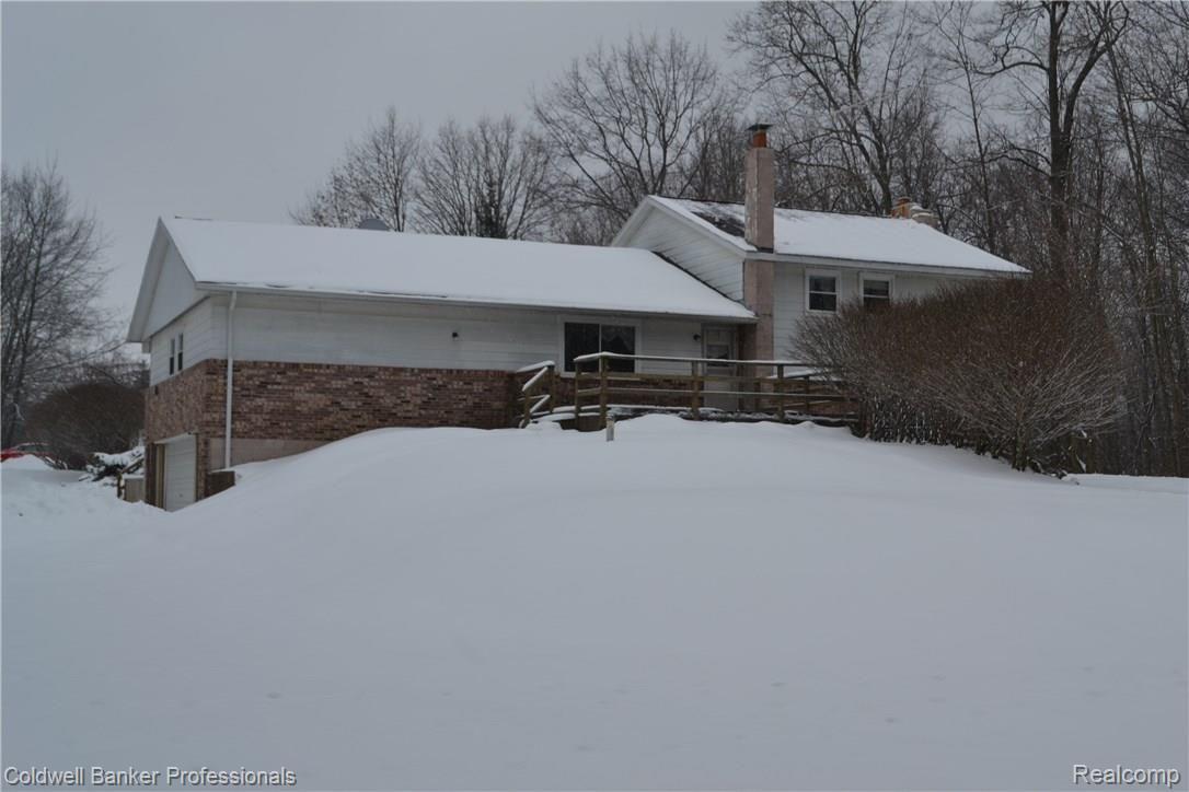 4530 Timber Lane Dryden, MI 48428 - Photo 2 of 36 Rear Picture with Deck