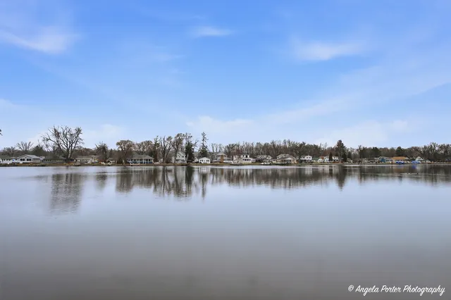 $469,000 | 1614 River Terrace Drive, Johnsburg, IL 60051