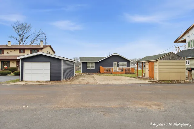 $469,000 | 1614 River Terrace Drive, Johnsburg, IL 60051