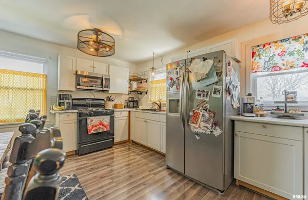 $130,000 | 115 Cobleigh Street, Emden, IL 62635