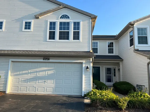 $2,400 | 6924 Clearwater Drive, Plainfield, IL 60586