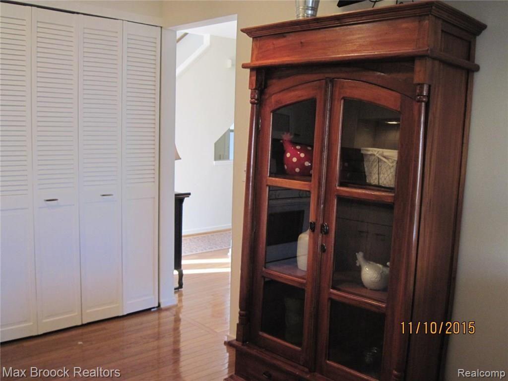 698 Charing Court Rochester Hills, MI 48307 - Photo 17 of 28