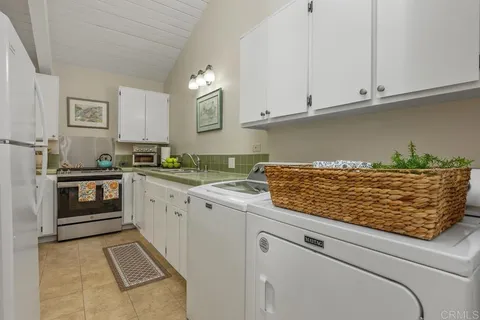 $525,000 | 7512 Viejo Castilla Way, Unit 22, Carlsbad, CA 92009