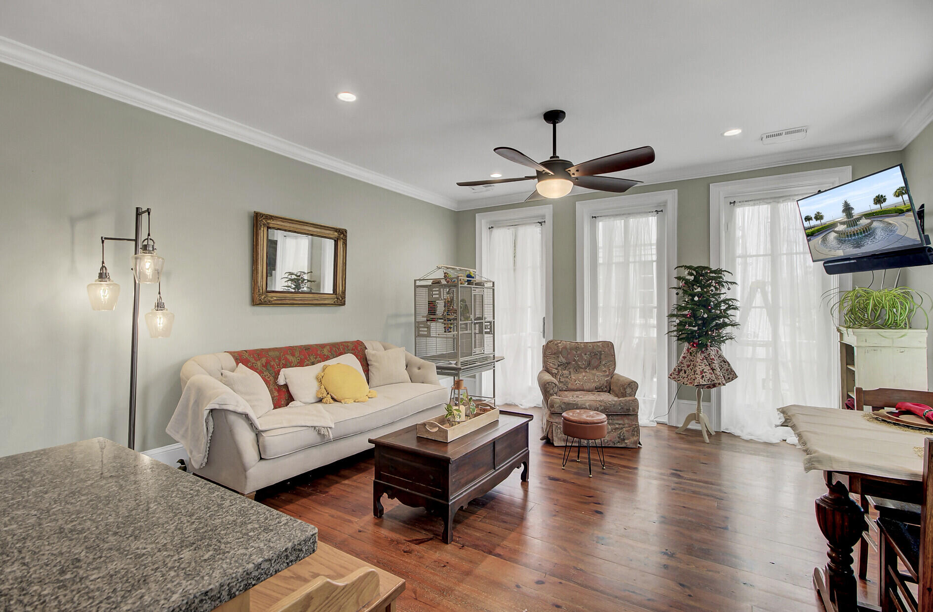 75 Morris Street Charleston, SC 29403 - Photo 8 of 26 Living Room