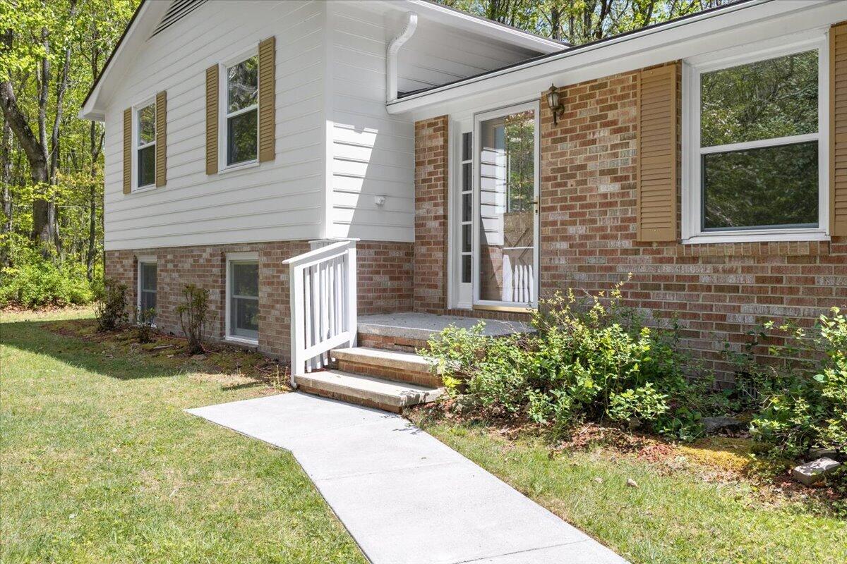 5268 Keffer Road Catawba, VA 24070 - Photo 2 of 37 04-5268 Keffer Rd-4