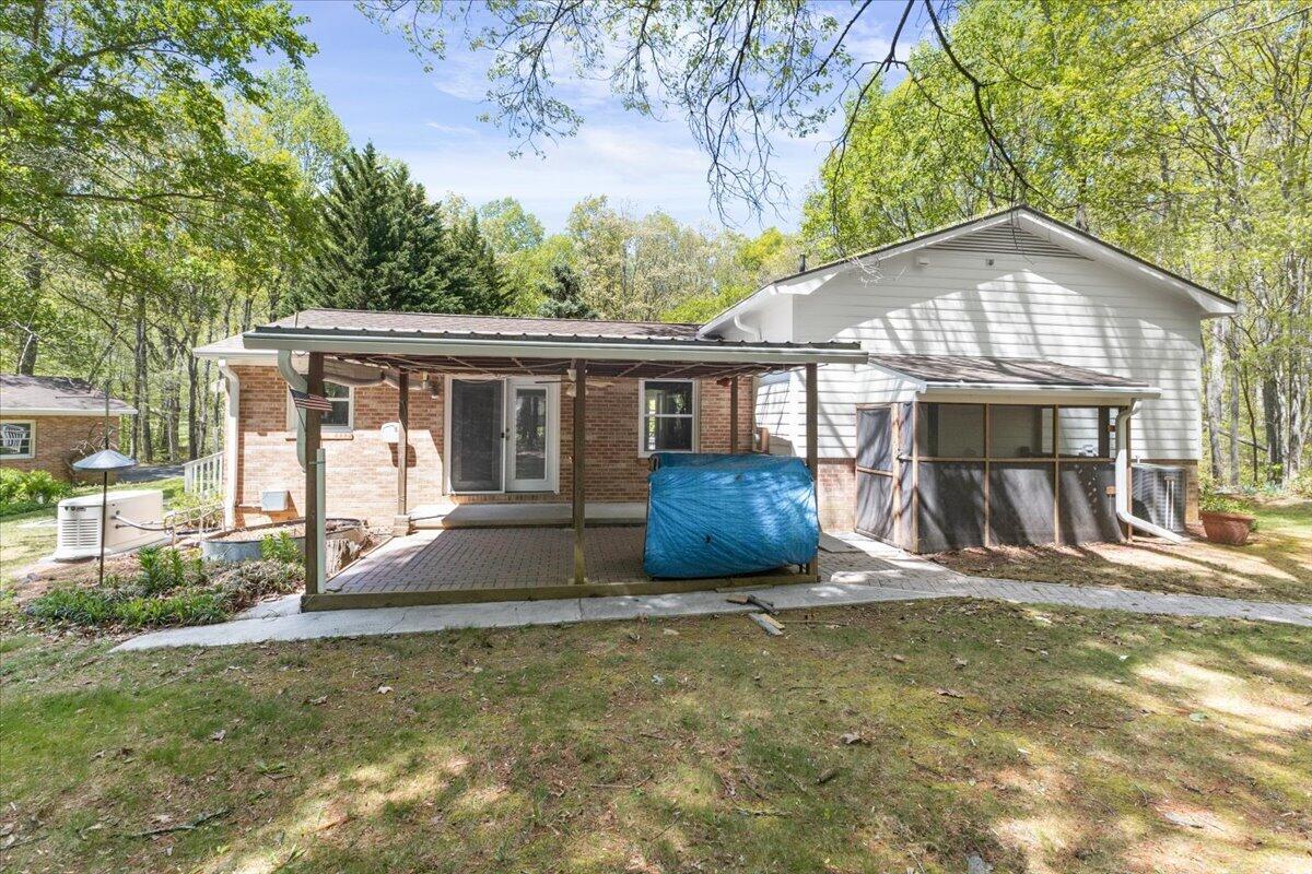 5268 Keffer Road Catawba, VA 24070 - Photo 34 of 37 16-5268 Keffer Rd-16