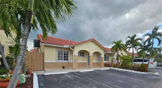 $2,500 | 7191 West 24th Avenue, Unit 44PH6, Hialeah, FL 33016