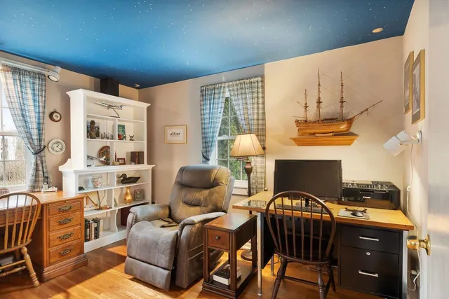 $640,000 | 85 Post Road, North Hampton, NH 03862