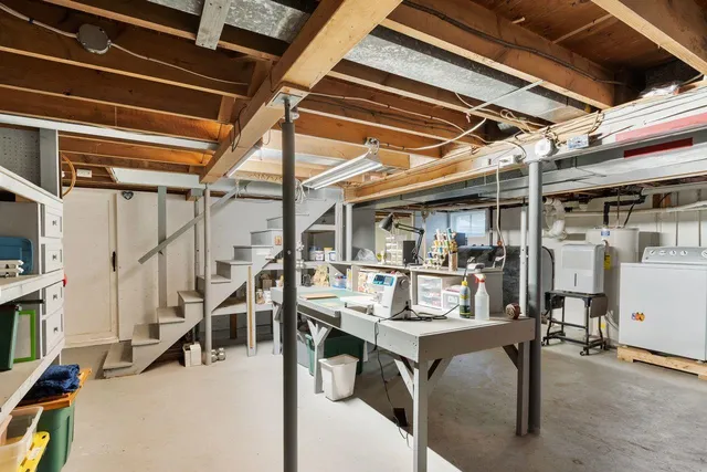 $640,000 | 85 Post Road, North Hampton, NH 03862