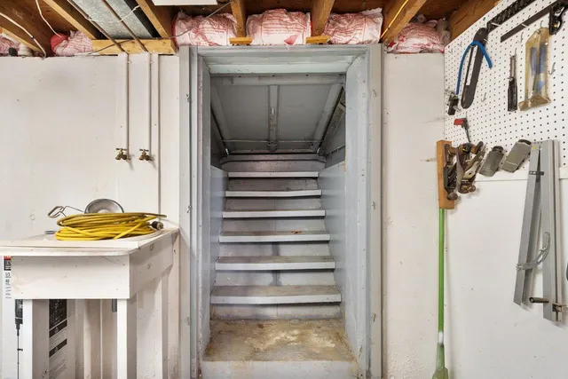 $640,000 | 85 Post Road, North Hampton, NH 03862