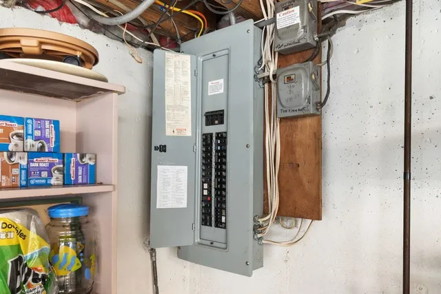 $640,000 | 85 Post Road, North Hampton, NH 03862