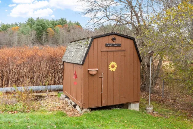 $640,000 | 85 Post Road, North Hampton, NH 03862