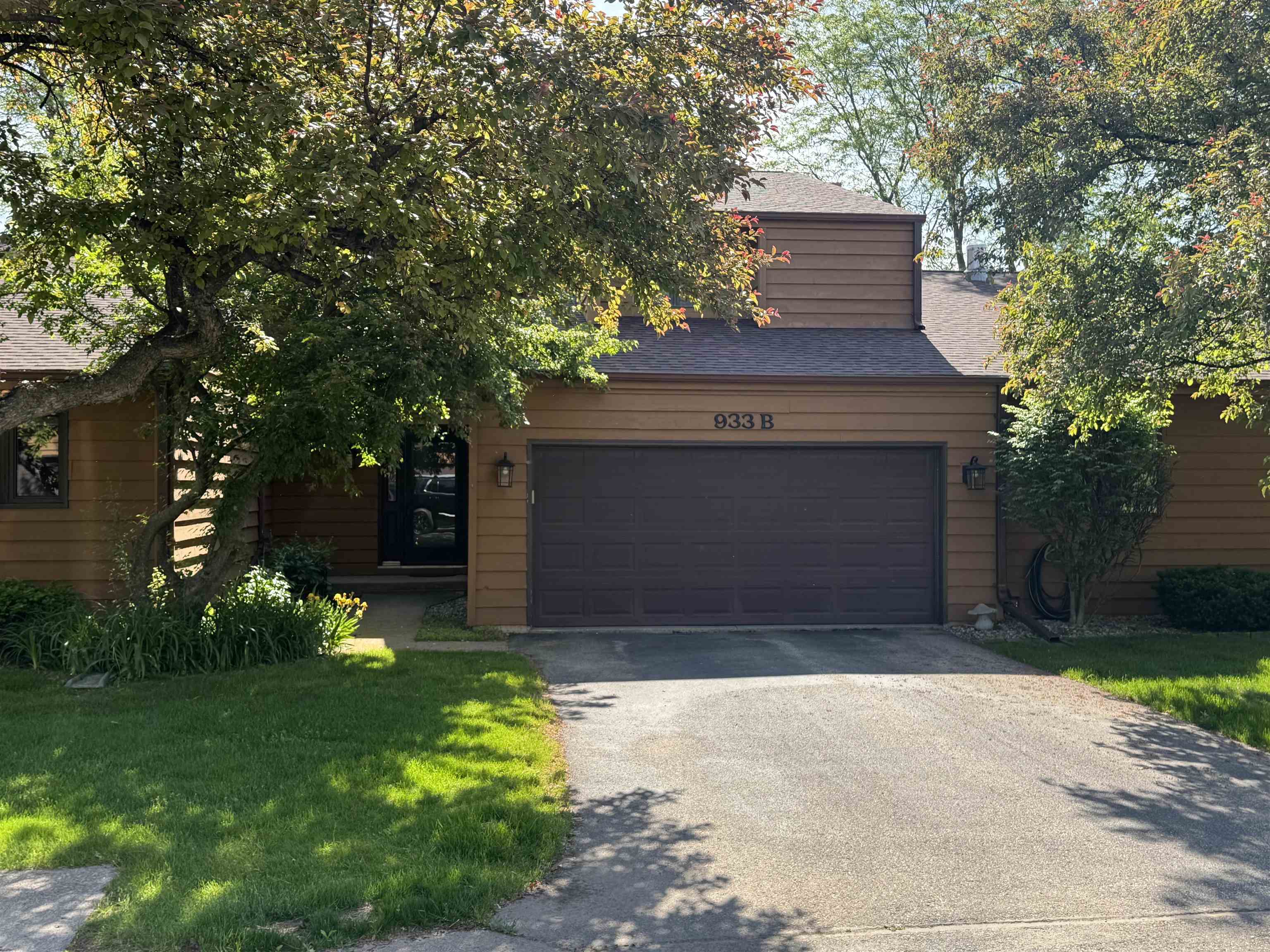 933 East Windfield Place, Unit B Appleton, WI 54911 - Photo 1 of 31