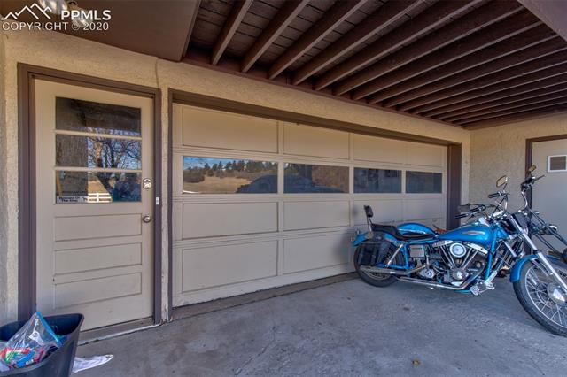 402 Raspberry Lane Monument, CO 80132 - Photo 5 of 34