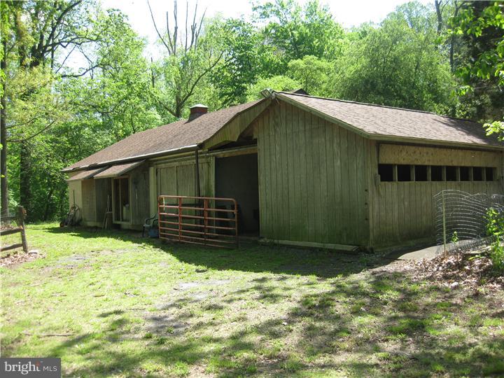 2177 Beaver Hill Road Chester Springs, PA 19425 - Photo 14 of 17 Barn