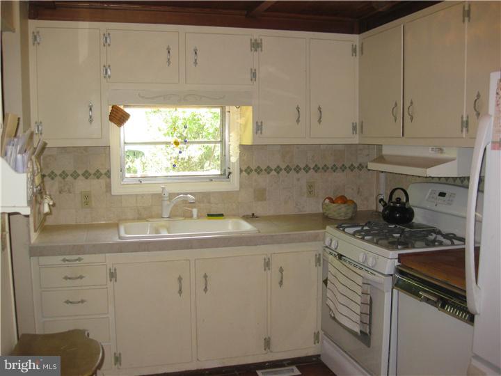 2177 Beaver Hill Road Chester Springs, PA 19425 - Photo 5 of 17 Kitchen
