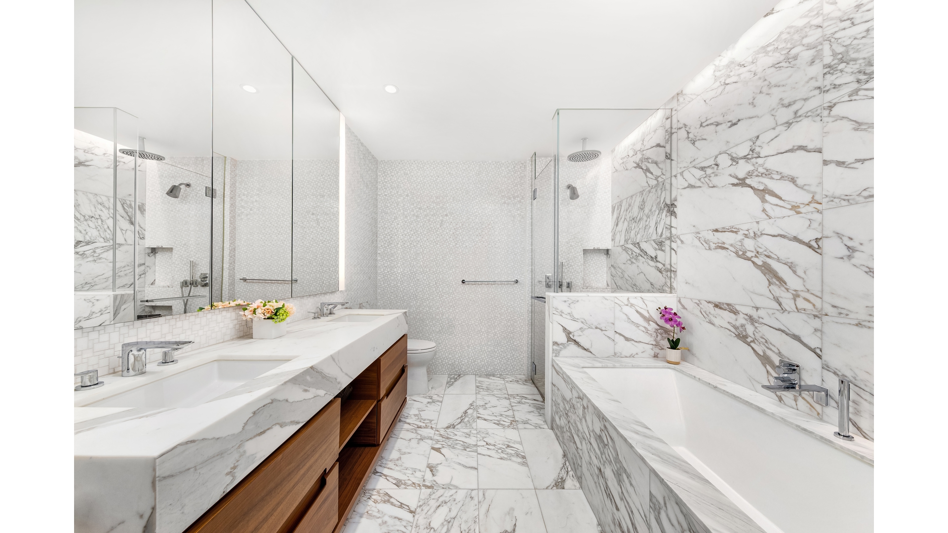 30 Riverside Boulevard, Unit 36B Manhattan, NY 10069 - Photo 6 of 27 a bathroom with a bathtub and a sink