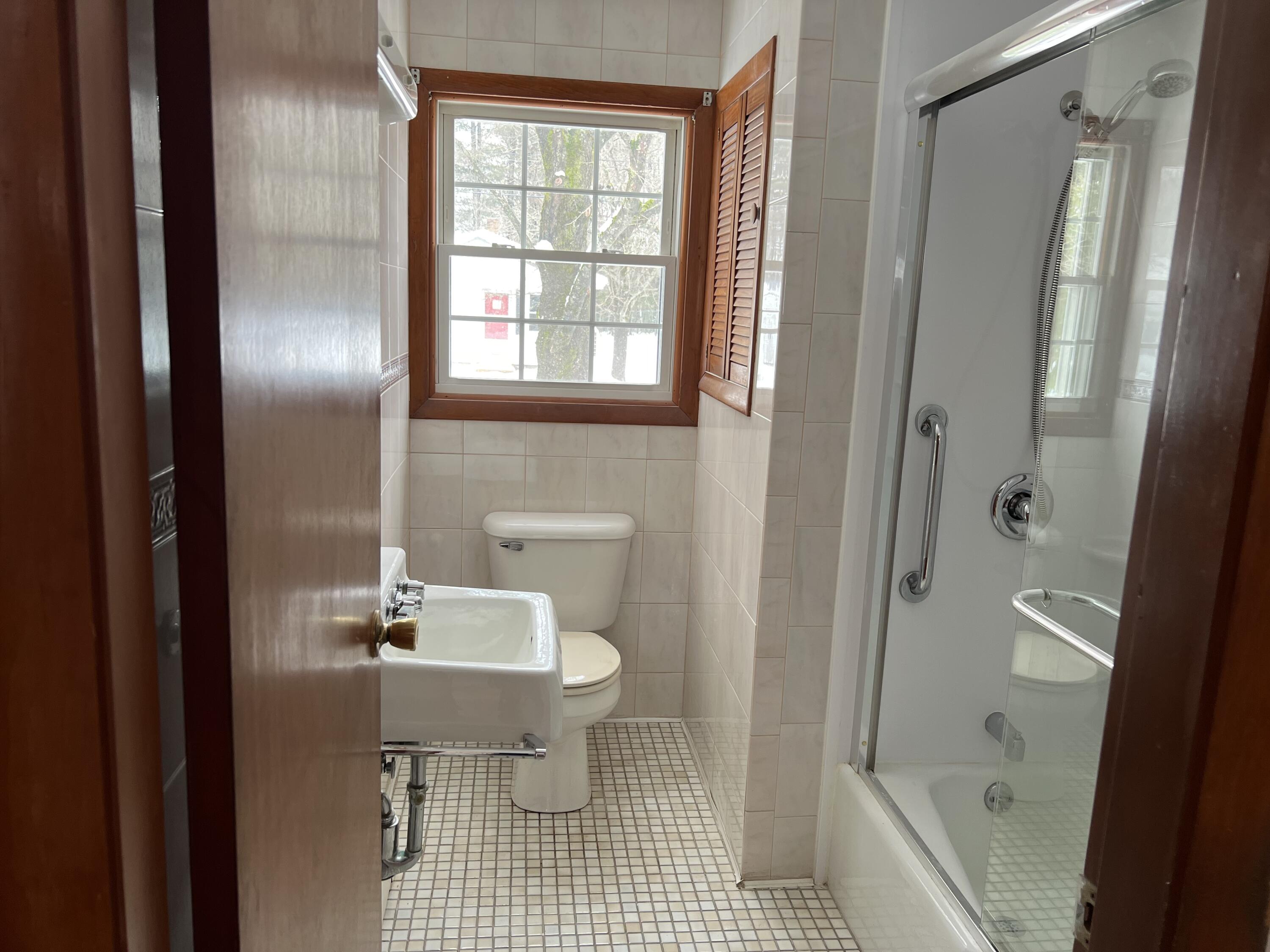 11 Gilbert Street Waterville, ME 04901 - Photo 15 of 21 IMG_9637