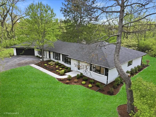 $1,199,000 | 1920 Thornwood Lane, Riverwoods, IL 60015