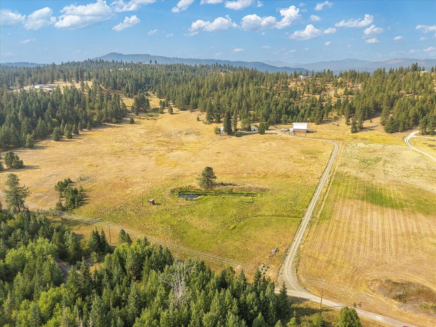 8410 West Valley Road Clayton, WA 99110 - Photo 43 of 45