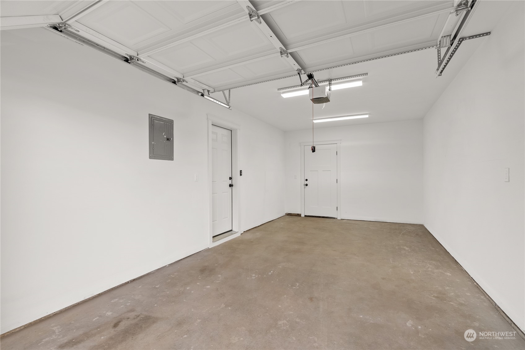 2915 Jackson Highway, Unit A Chehalis, WA 98532 - Photo 27 of 30 an empty room with a ceiling fan and window