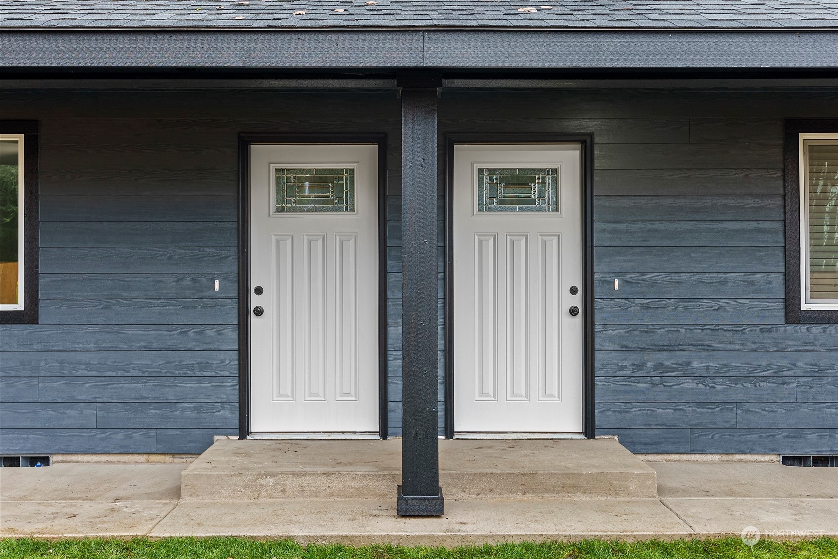 2915 Jackson Highway, Unit A Chehalis, WA 98532 - Photo 5 of 30 a front view of a house