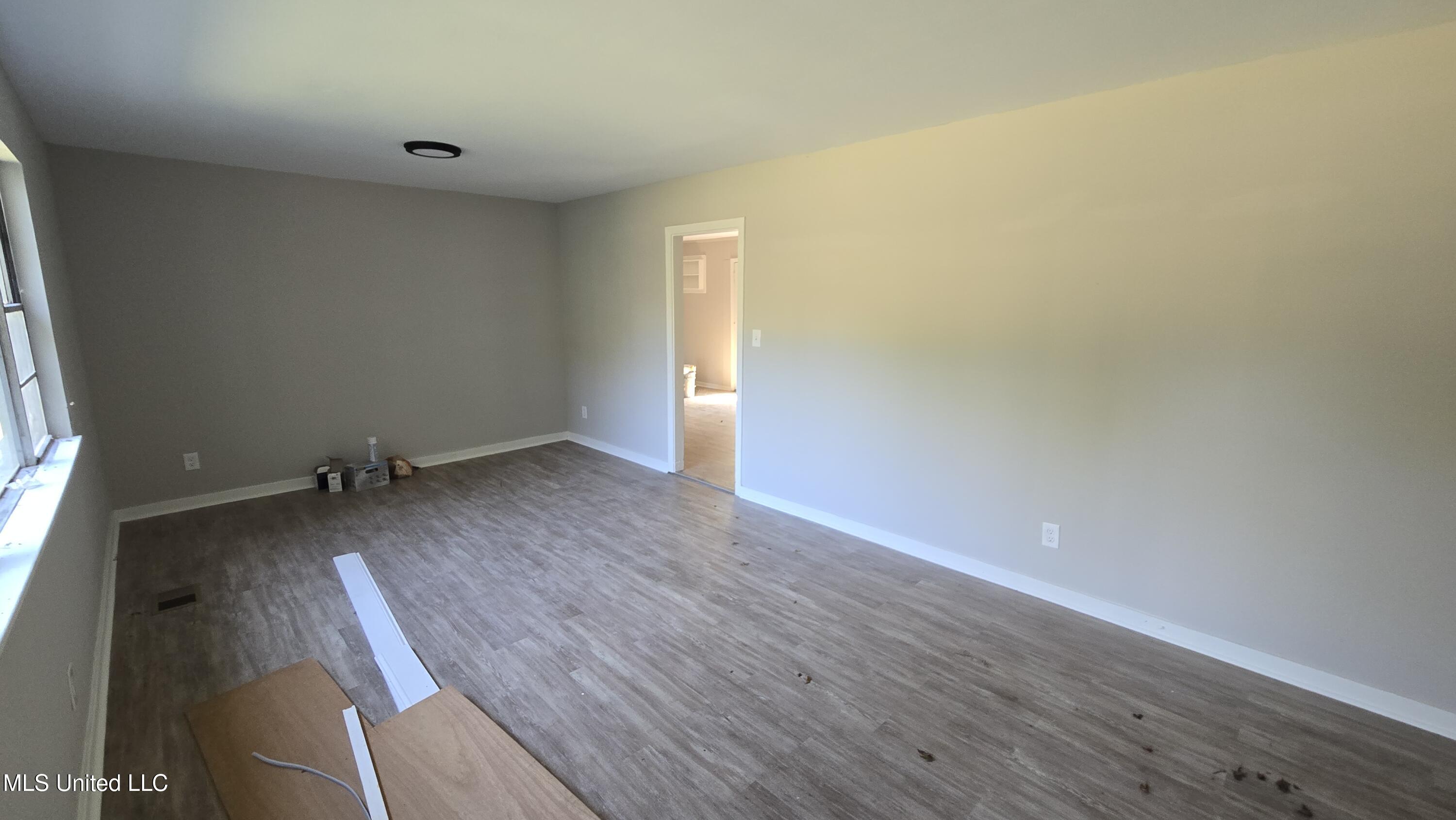 4560 Kirkley Circle Jackson, MS 39206 - Photo 3 of 16 20250919_102050