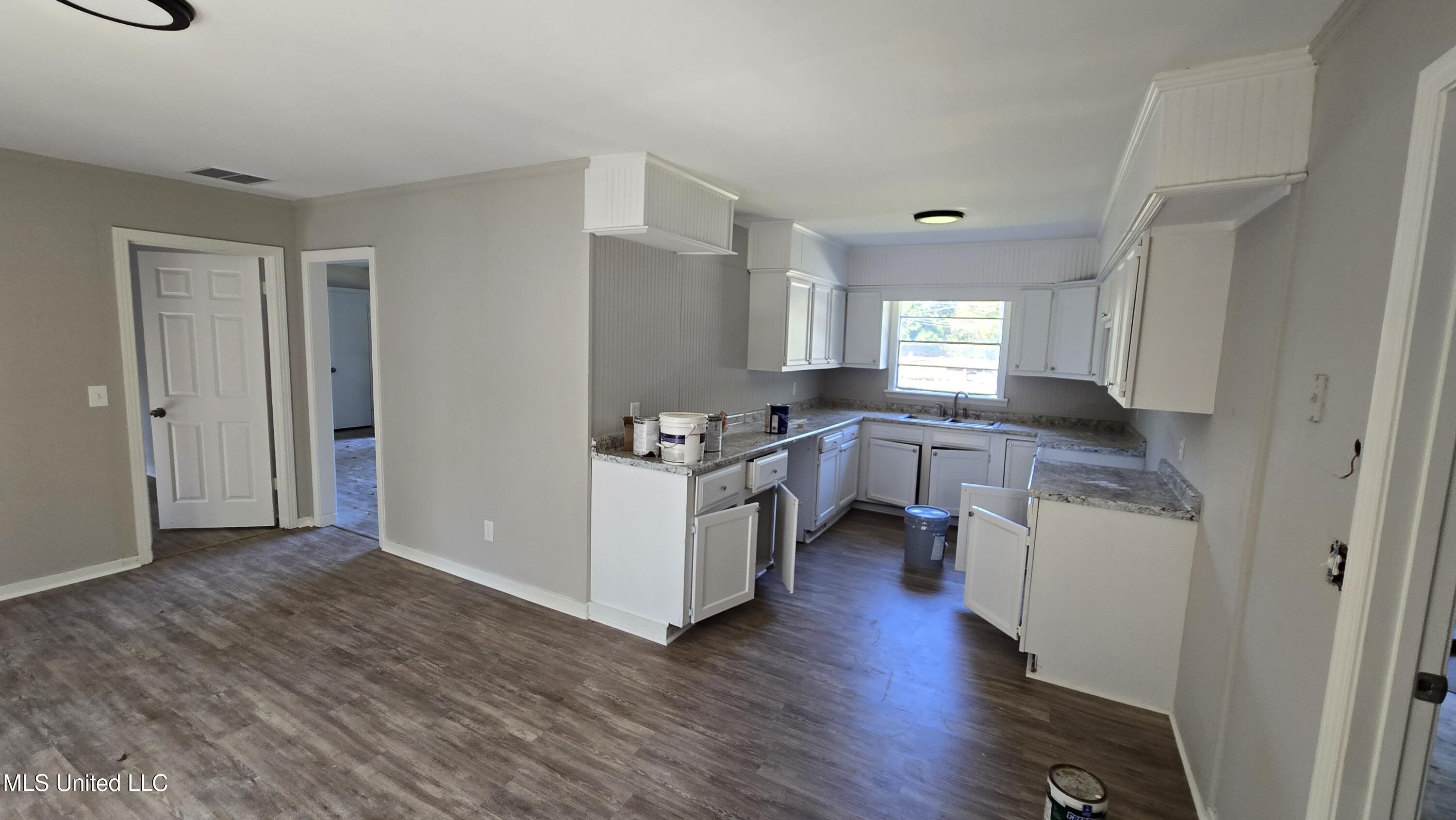 4560 Kirkley Circle Jackson, MS 39206 - Photo 7 of 16 20250919_102112