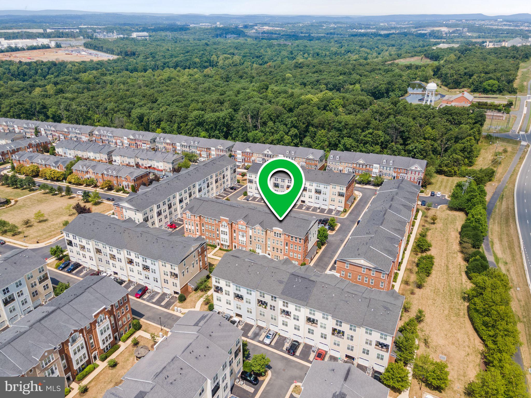 42793 Burrell Square Ashburn, VA 20147 - Photo 32 of 39