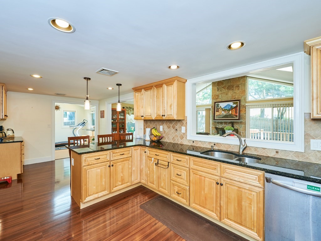 16 Bluebird Road Wellesley, MA 02481 - Photo 12 of 39 Gallery Image 12
