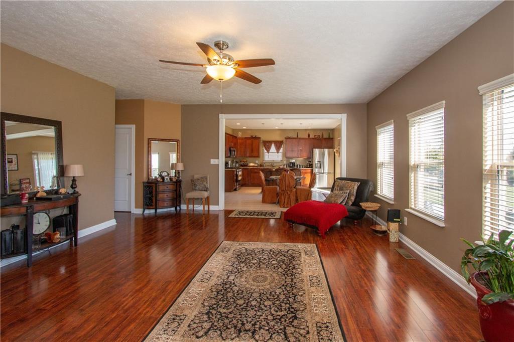 911 Schmitt Road Indianapolis, IN 46239 - Photo 6 of 25