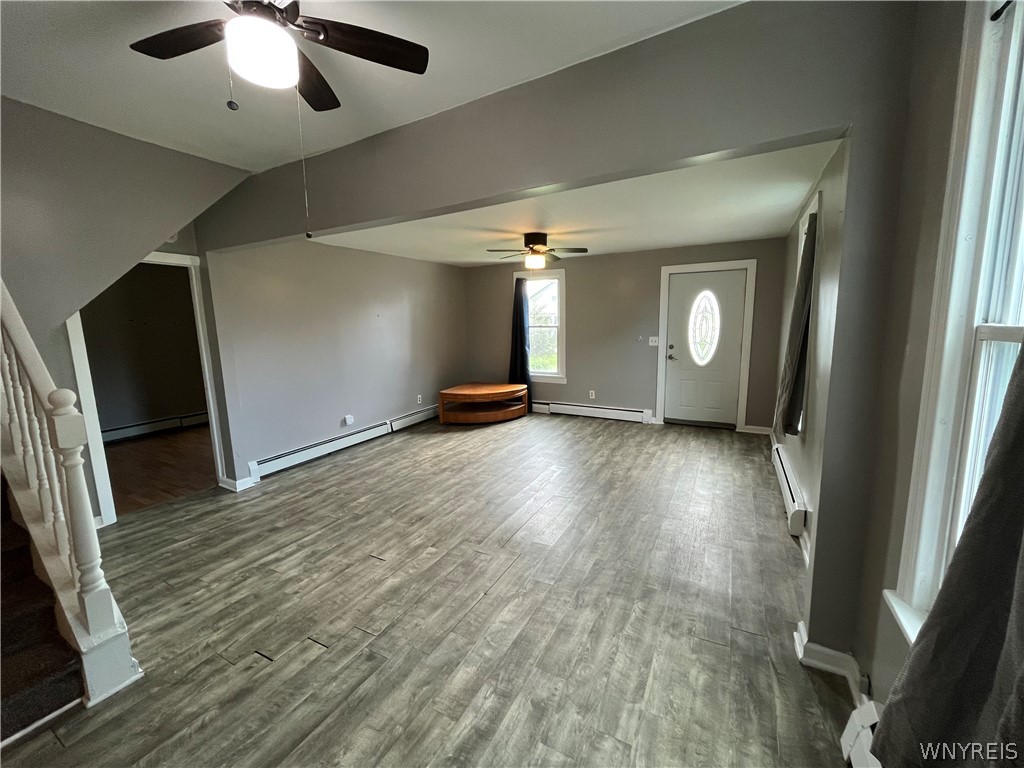 17 Edith Street Tonawanda, NY 14150 - Photo 5 of 43 LIVING ROOM FACING OUT