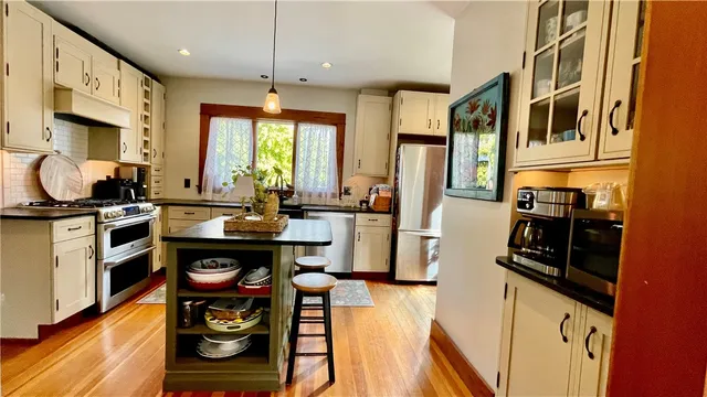 $3,800 | 11 White Street, Newport, RI 02840