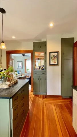 $3,800 | 11 White Street, Newport, RI 02840