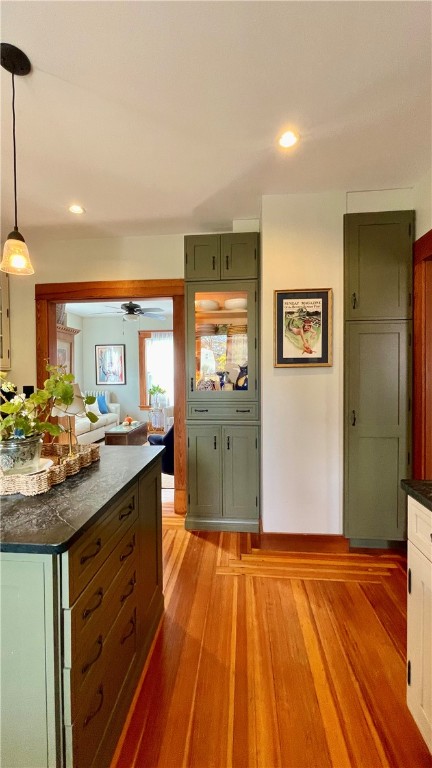 11 White Street Newport, RI 02840 - Photo 13 of 31