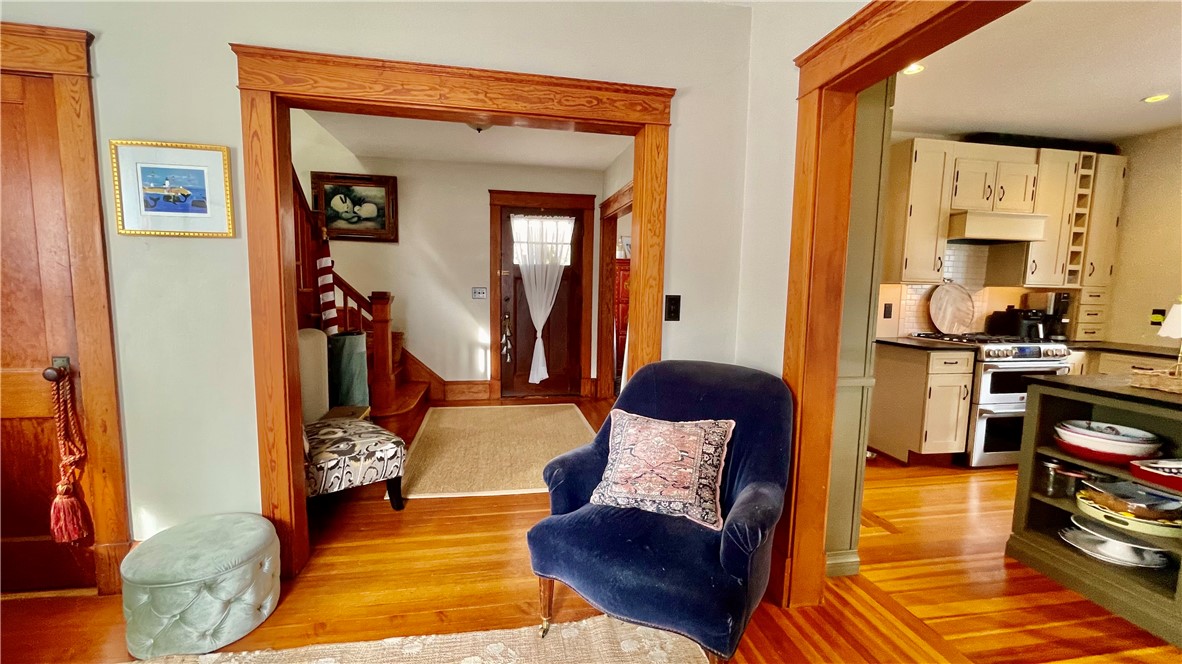 11 White Street Newport, RI 02840 - Photo 3 of 31