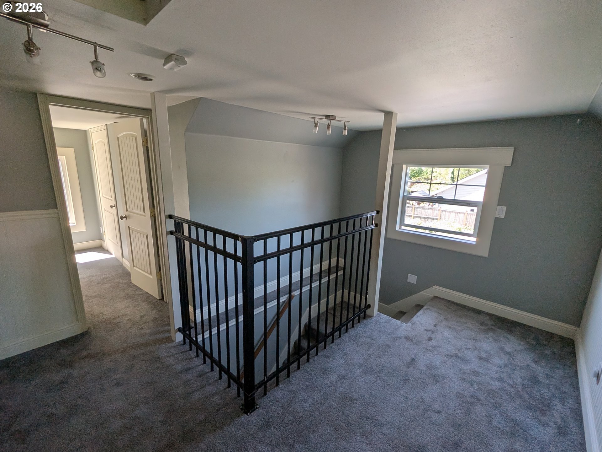 19149 South South End Road Oregon City, OR 97045 - Photo 11 of 16